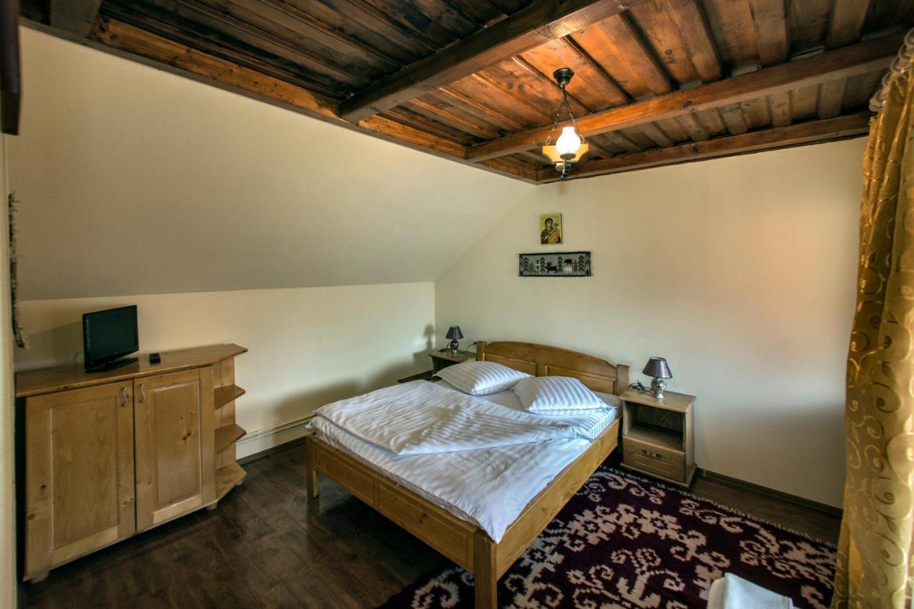 Pensiunea Cretuca Botiza Rum bild